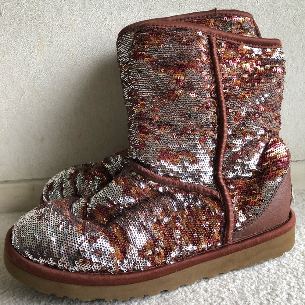 UGG Classic Short Sequin Boot || Two Tone